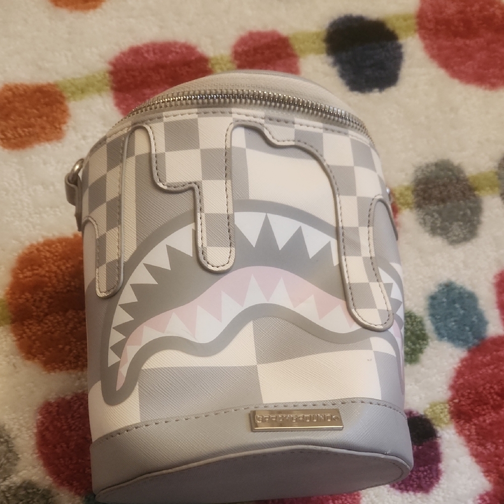 Spryground 

XTC LA PALAIS PAINTBUCKET BAG
$80.00